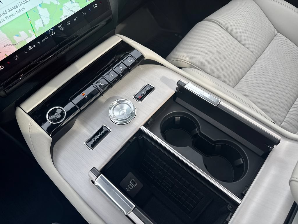 New 2025 Lincoln Navigator L Reserve AWD/4WD image 30