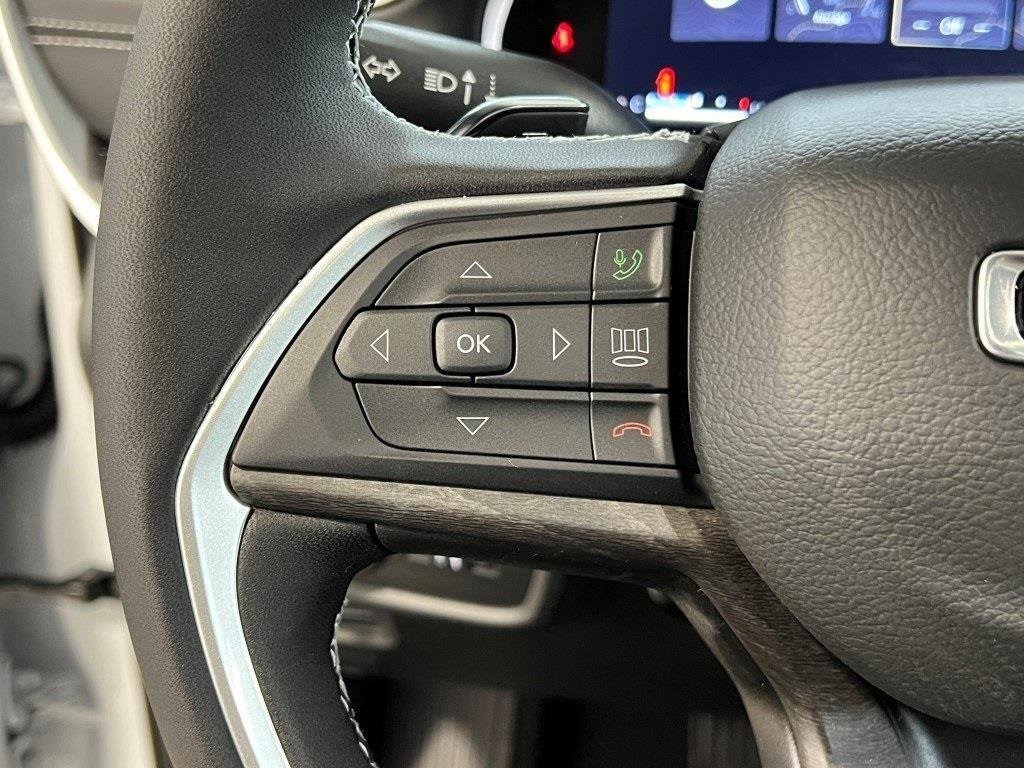 New 2025 Jeep Grand Cherokee L Limited w/ Luxury Tech Group II image 16