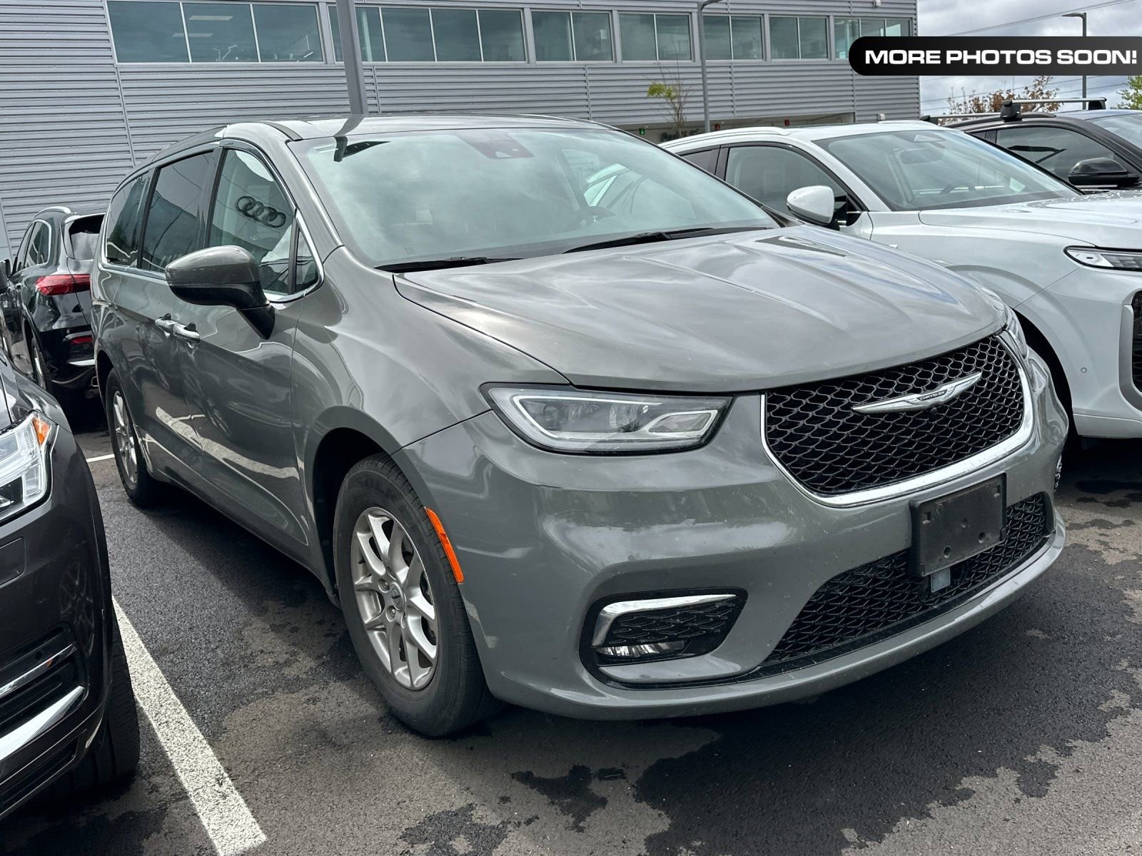 Used 2023 Chrysler Pacifica Touring-L