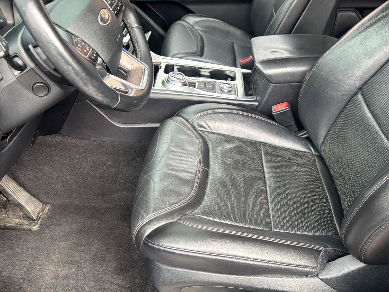 Used 2020 Ford Explorer Platinum w/ Premium Technology Package AWD/4WD image 21