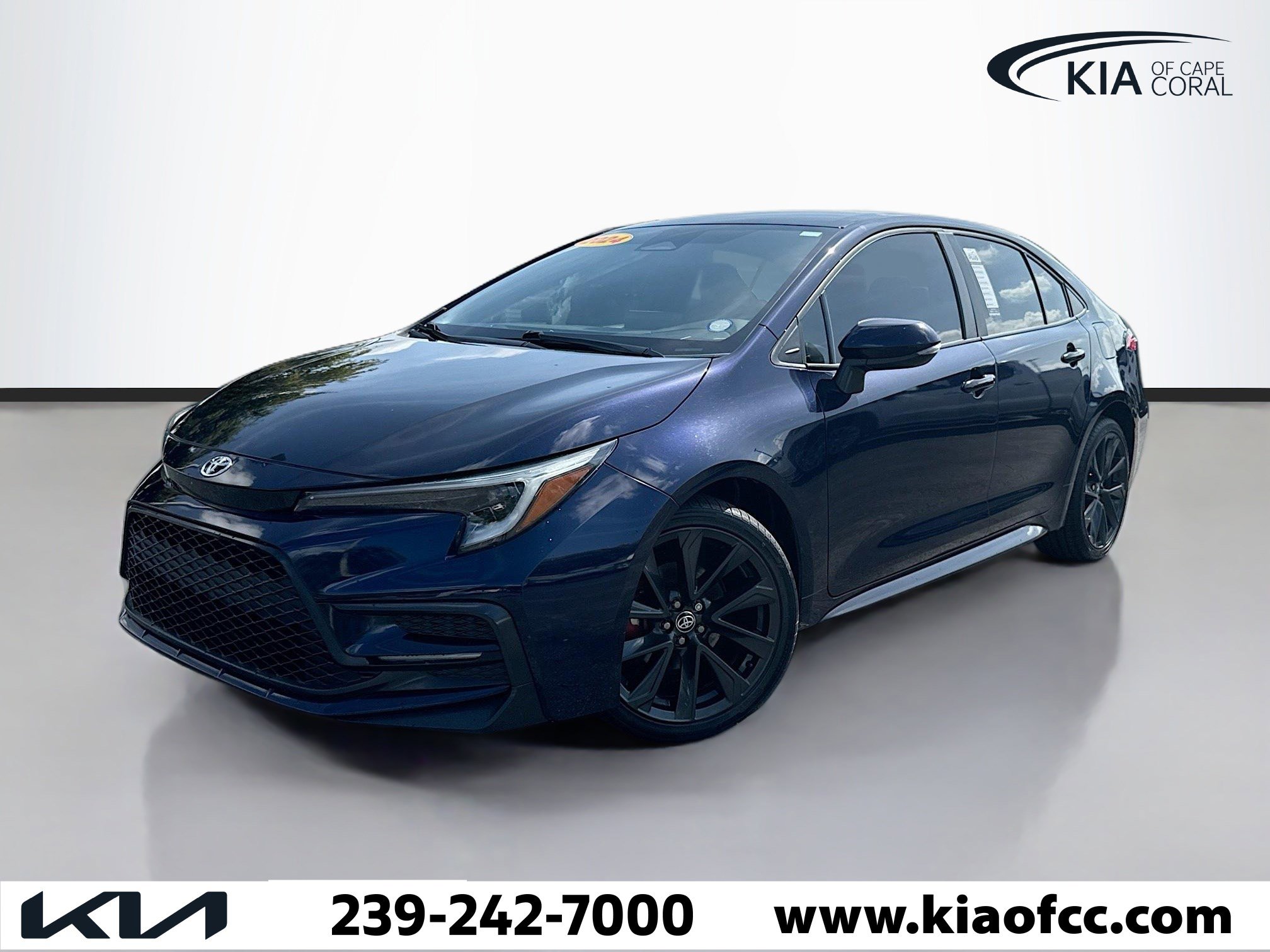 Used 2024 Toyota Corolla SE image 2