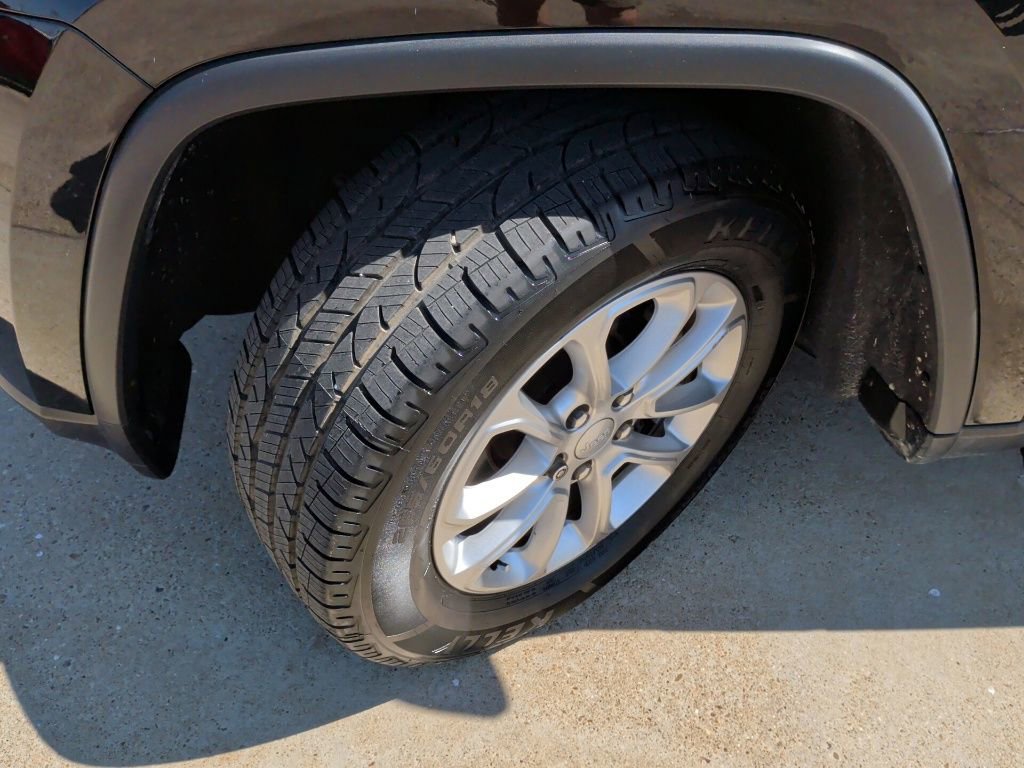 Used 2021 Jeep Grand Cherokee Laredo image 43