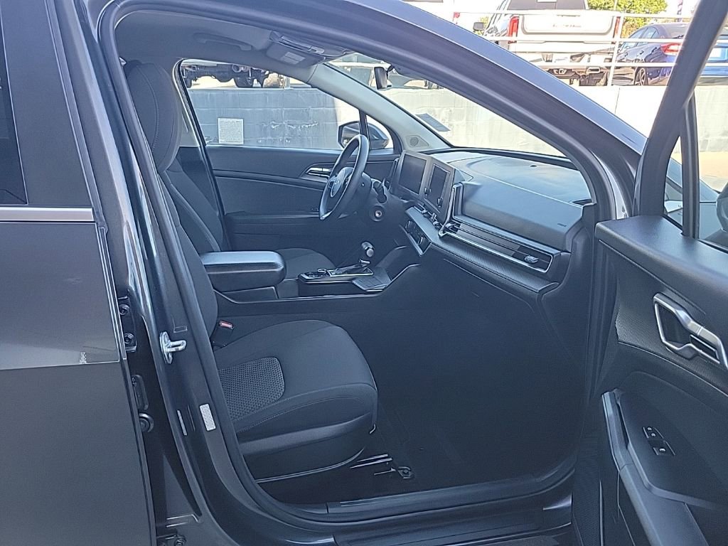 Used 2023 Kia Sportage LX FWD image 15
