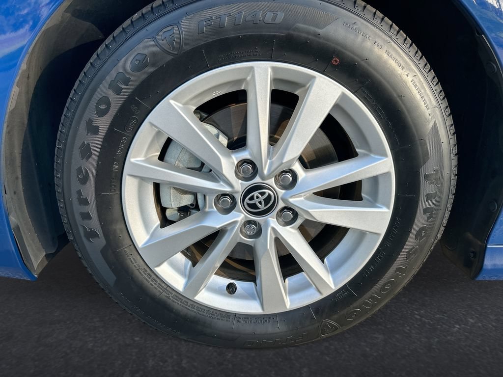 Used 2025 Toyota Camry LE FWD image 10