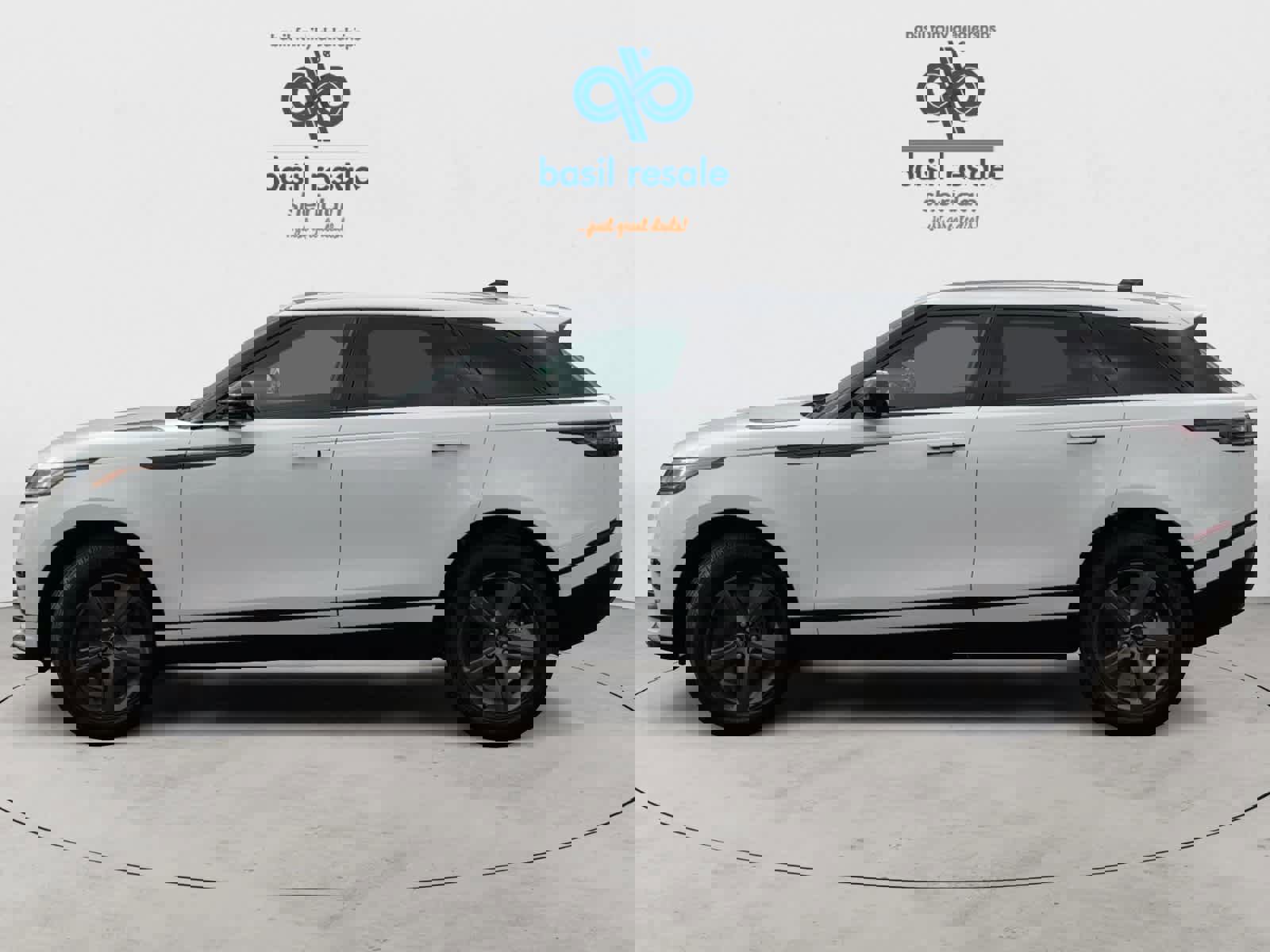 Used 2025 Land Rover Range Rover Velar Dynamic SE image 3