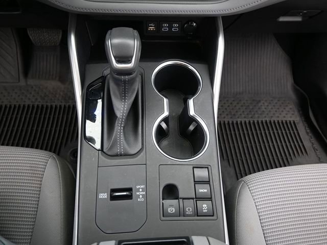 Used 2023 Toyota Highlander LE image 10
