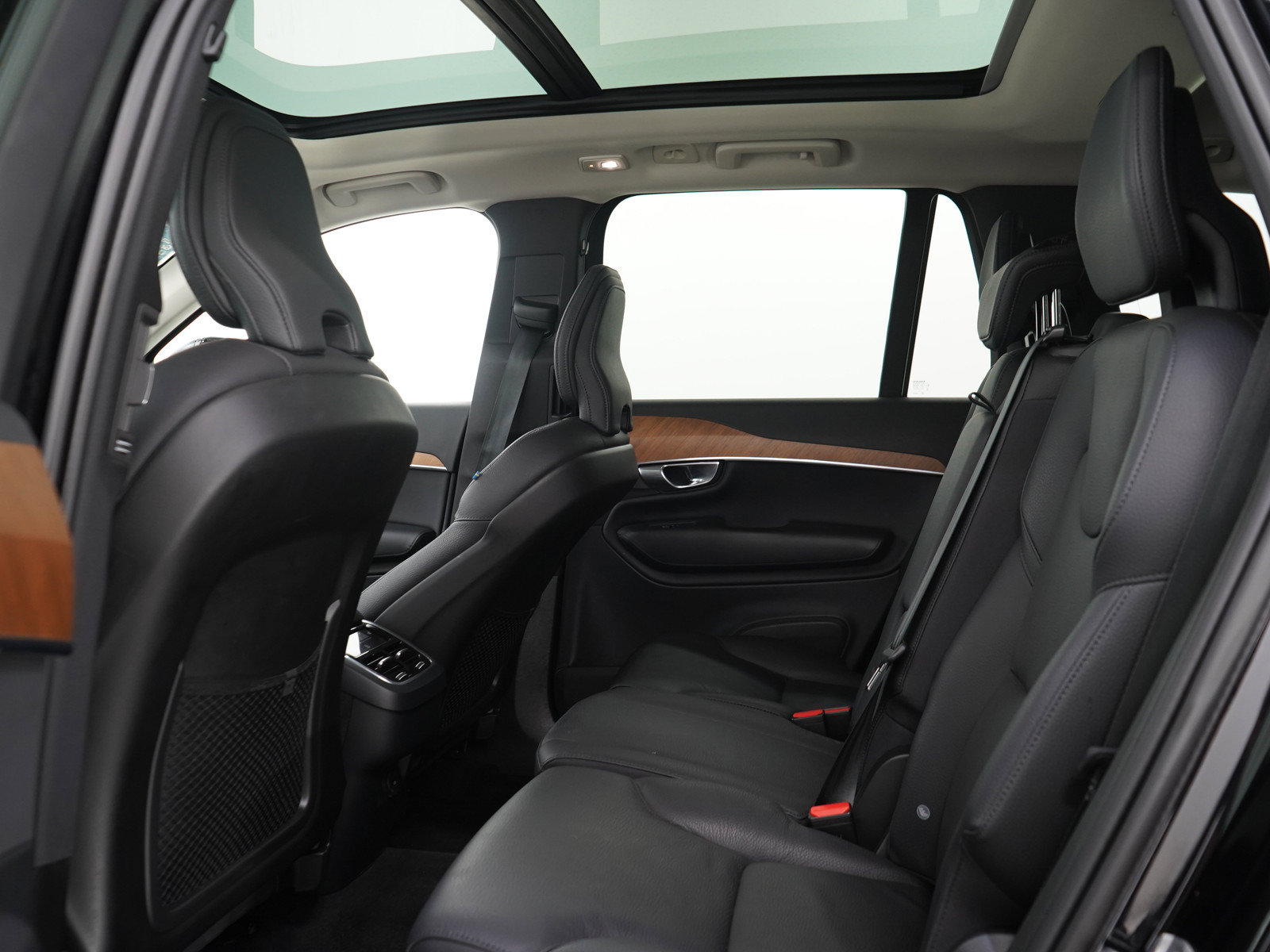 Used 2024 Volvo XC90 B6 Core w/ Protection Package Premier AWD/4WD image 17