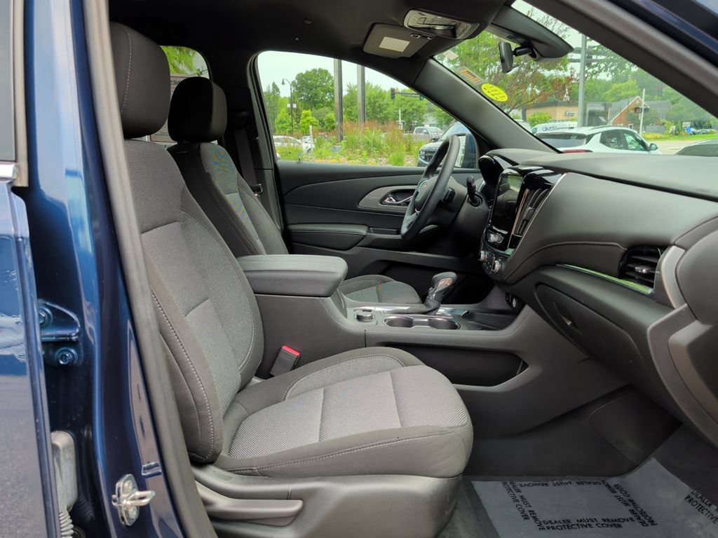 Used 2023 Chevrolet Traverse LT AWD/4WD image 37