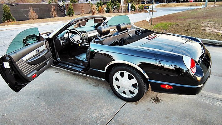 Used 2002 Ford Thunderbird Deluxe image 16