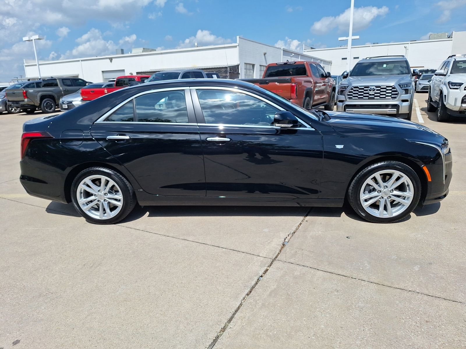 Used 2025 Cadillac CT4 Luxury RWD image 7