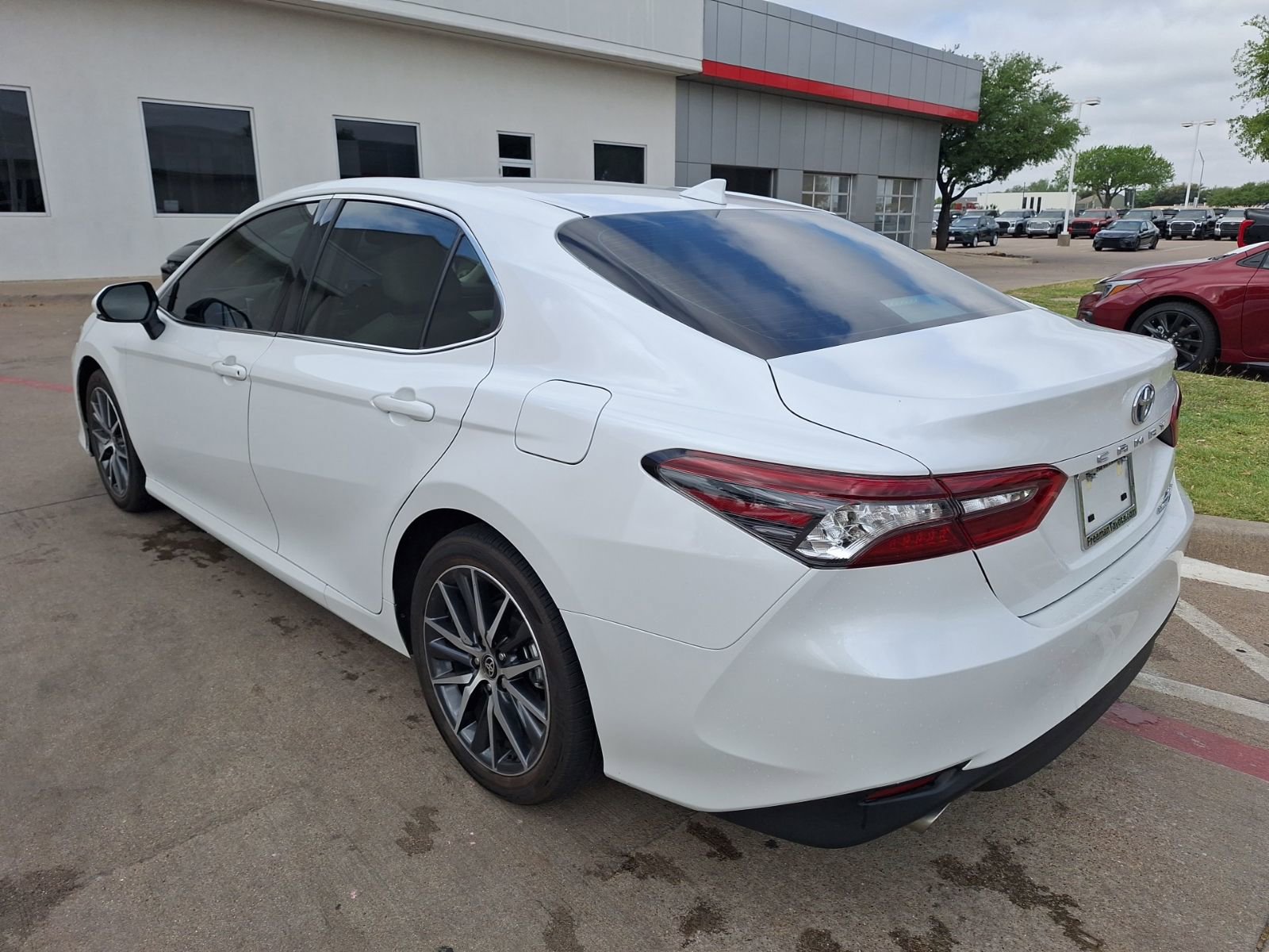 Used 2024 Toyota Camry XLE w/ Cold Weather Package image 4