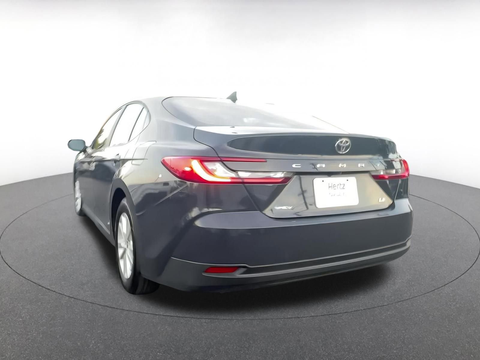 Used 2025 Toyota Camry LE image 11
