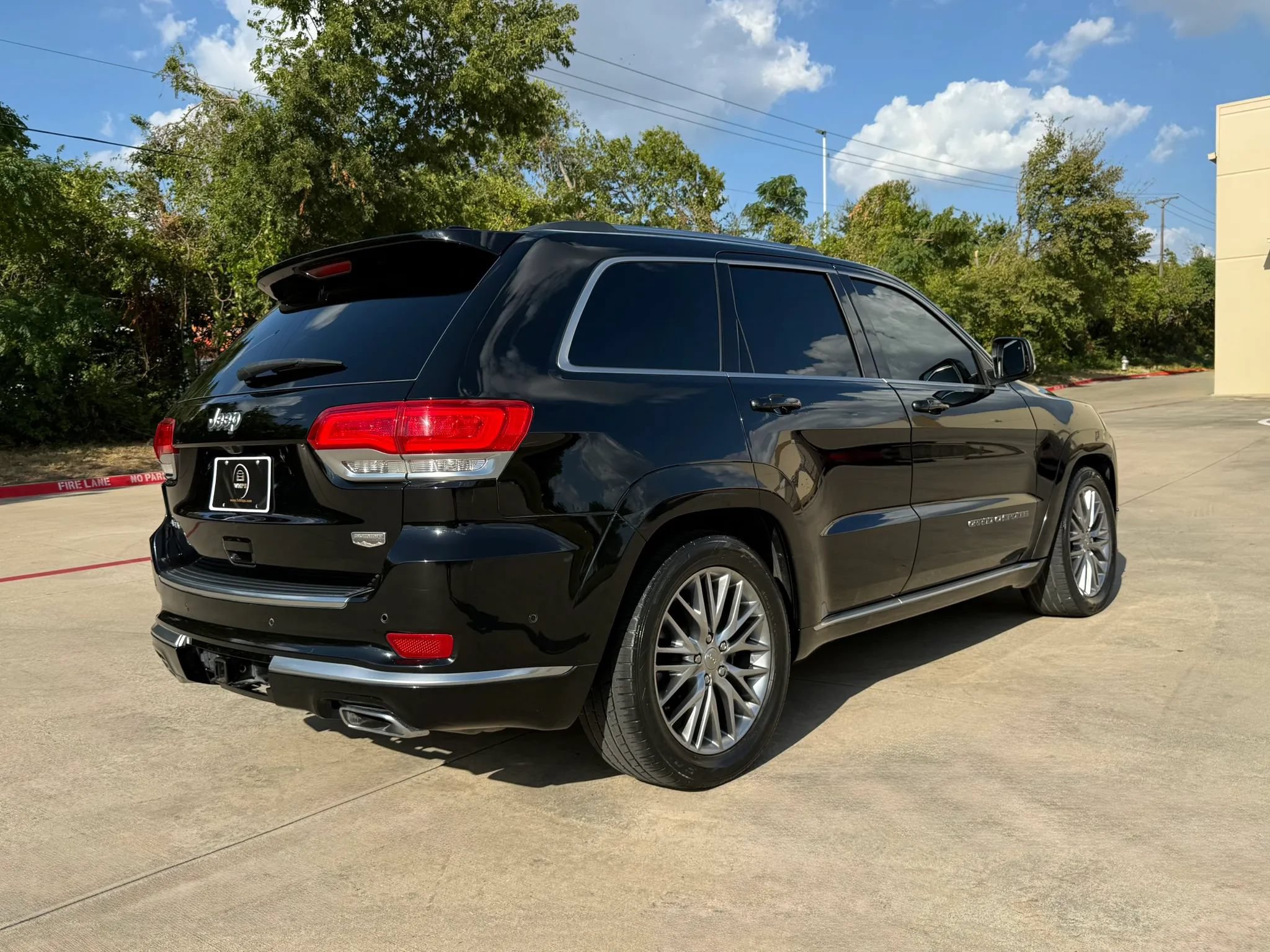Used 2017 Jeep Grand Cherokee Summit w/ Platinum Series Group AWD/4WD image 7