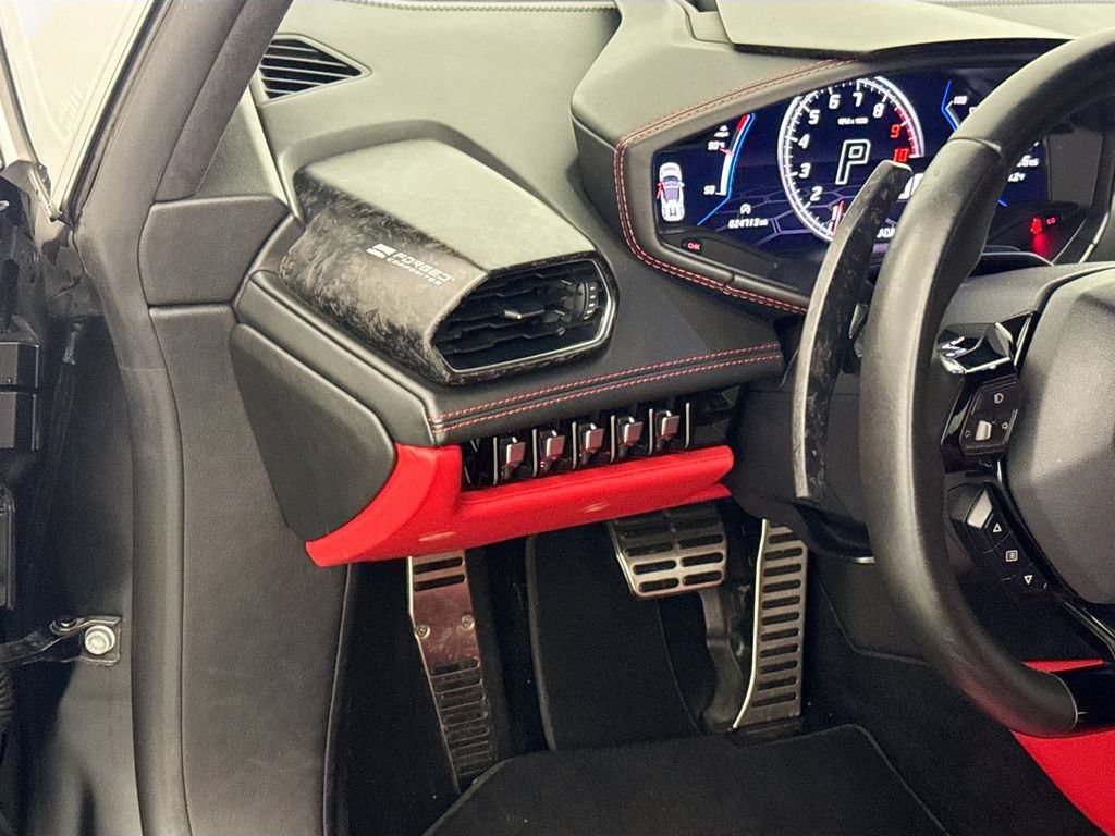 Used 2021 Lamborghini Huracan EVO RWD image 10
