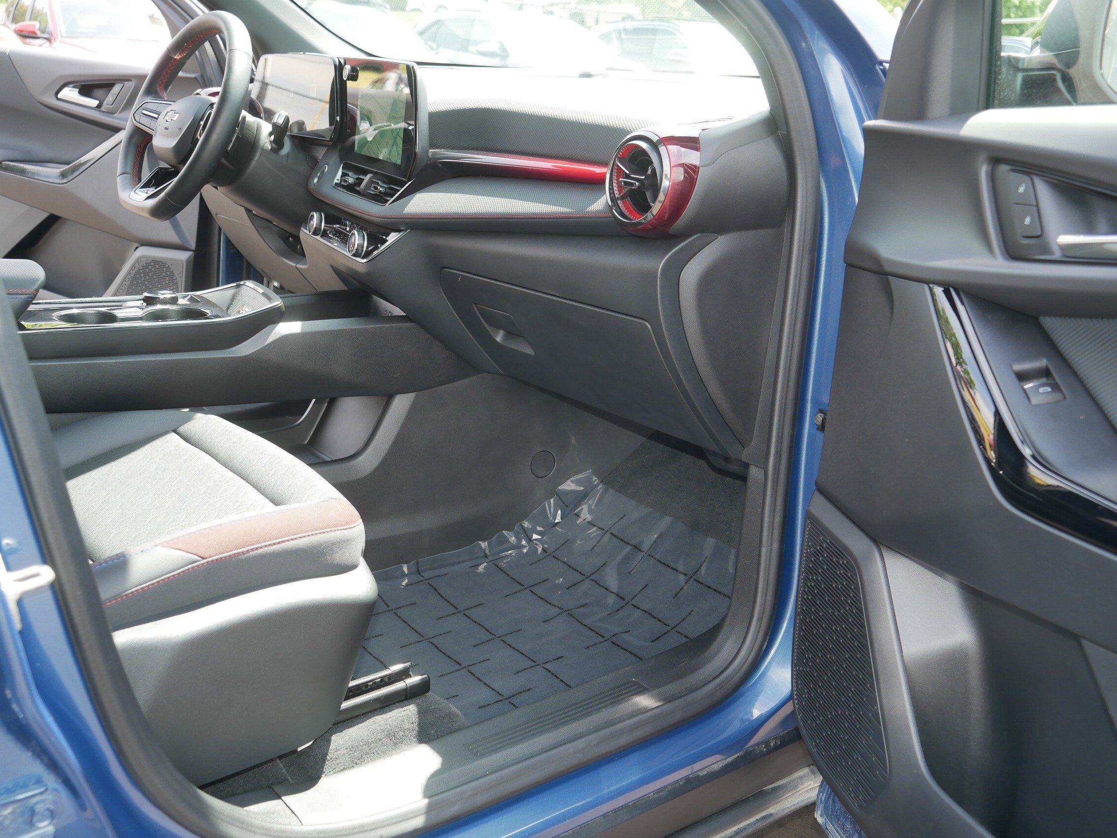 Used 2026 Chevrolet Equinox RS w/ Safety and Technology Package AWD/4WD image 19