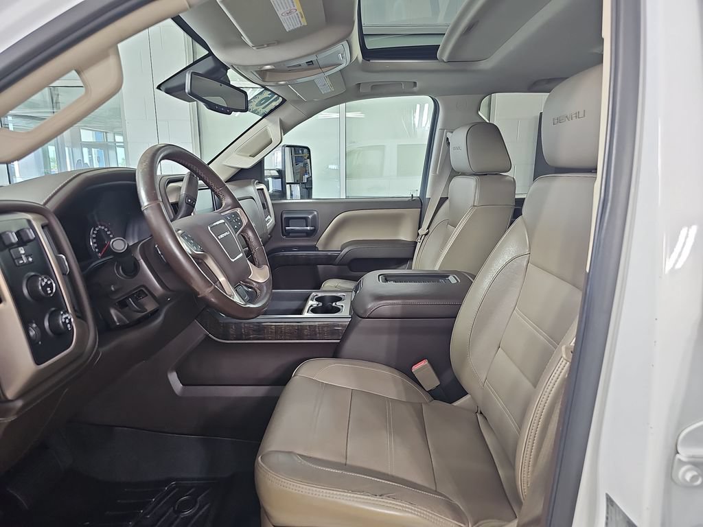 Used 2016 GMC Sierra 3500 Denali w/ Duramax Plus Package AWD/4WD image 18