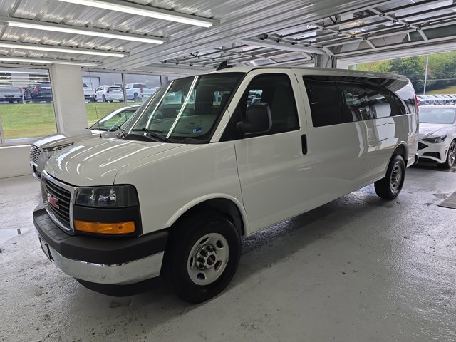 Certified 2025 GMC Savana 3500 LT w/ LT Preferred Equipment Group RWD image 2