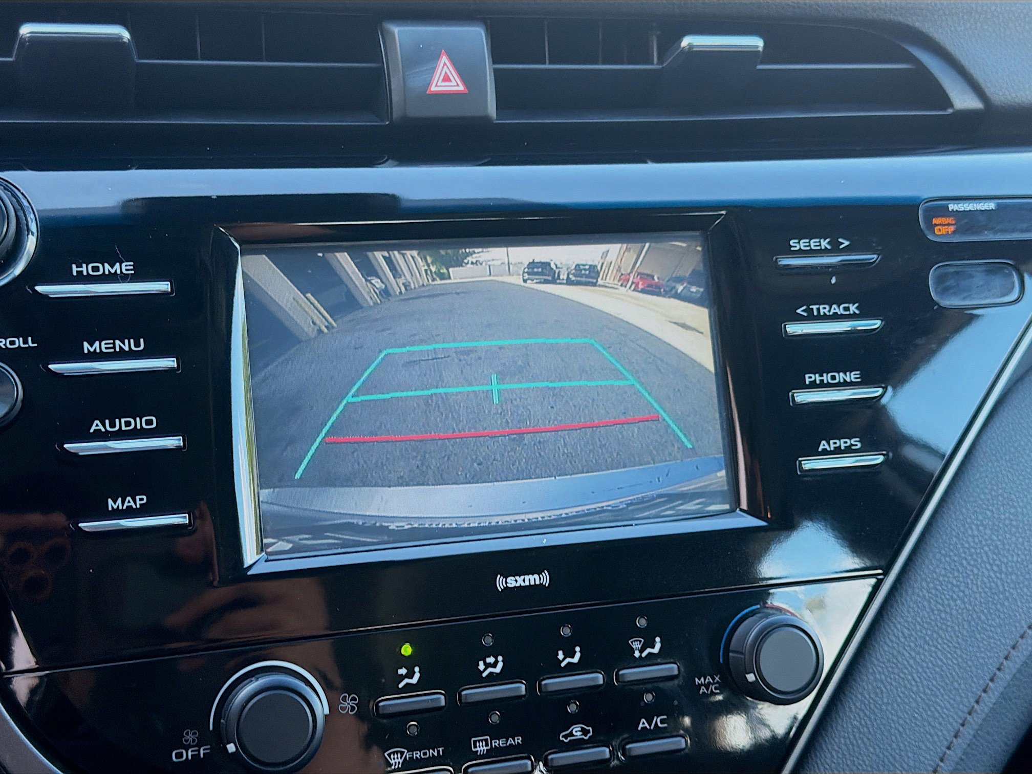 Used 2020 Toyota Camry LE FWD image 11