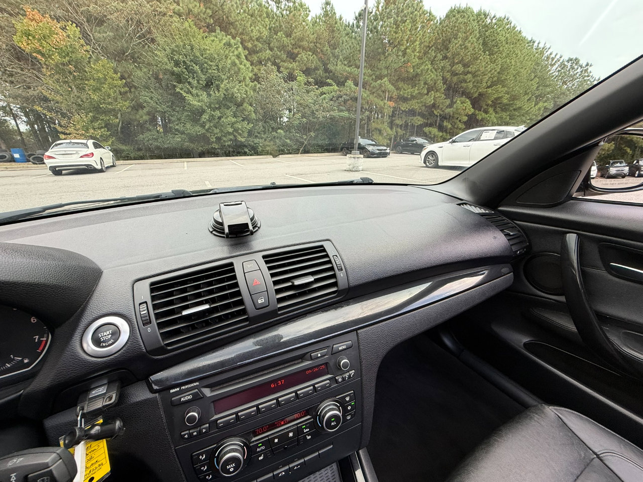 Used 2011 BMW 128i Convertible image 25