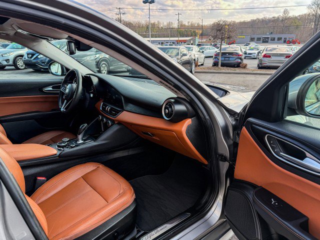 Used 2017 Alfa Romeo Giulia Sprint w/ Cold Weather Package image 14