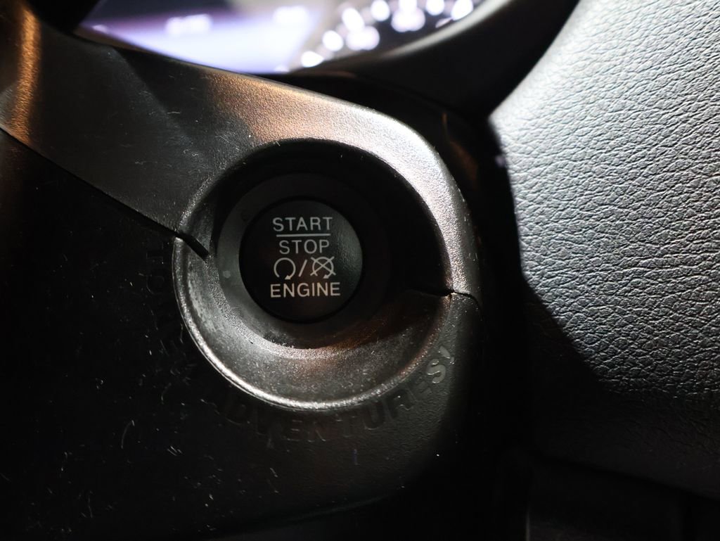 Used 2020 Jeep Renegade Limited image 27