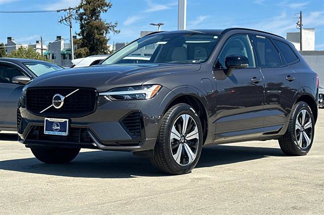 Certified 2024 Volvo XC60 T8 Plus AWD/4WD image 7