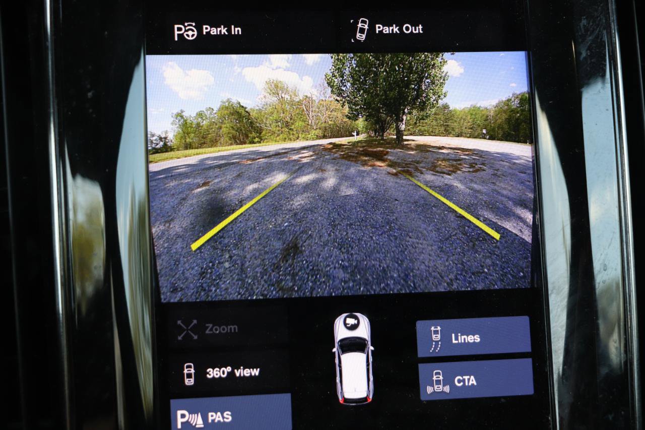 Used 2021 Volvo XC60 T5 R-Design w/ Advanced Package image 23