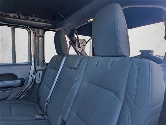 Used 2018 Jeep Wrangler Unlimited Sahara image 23