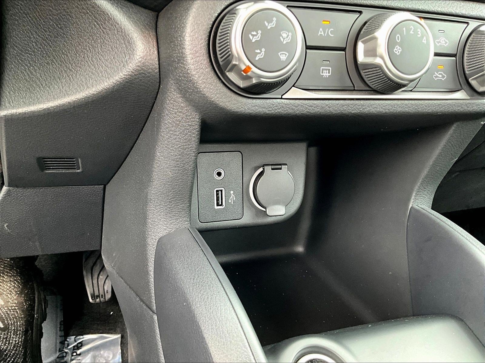 Certified 2025 Nissan Kicks Play S FWD image 16