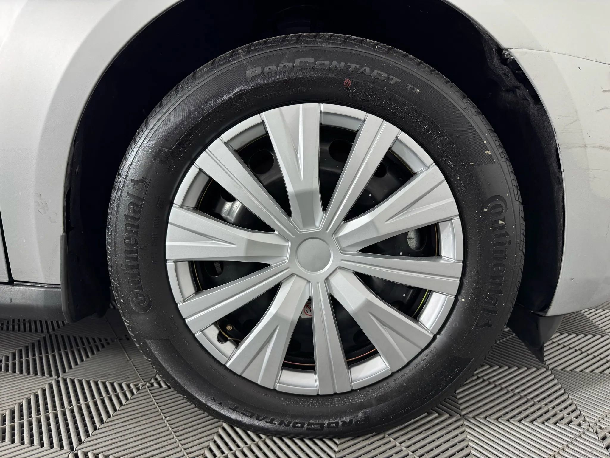 Used 2022 Ford Transit Connect XLT image 38