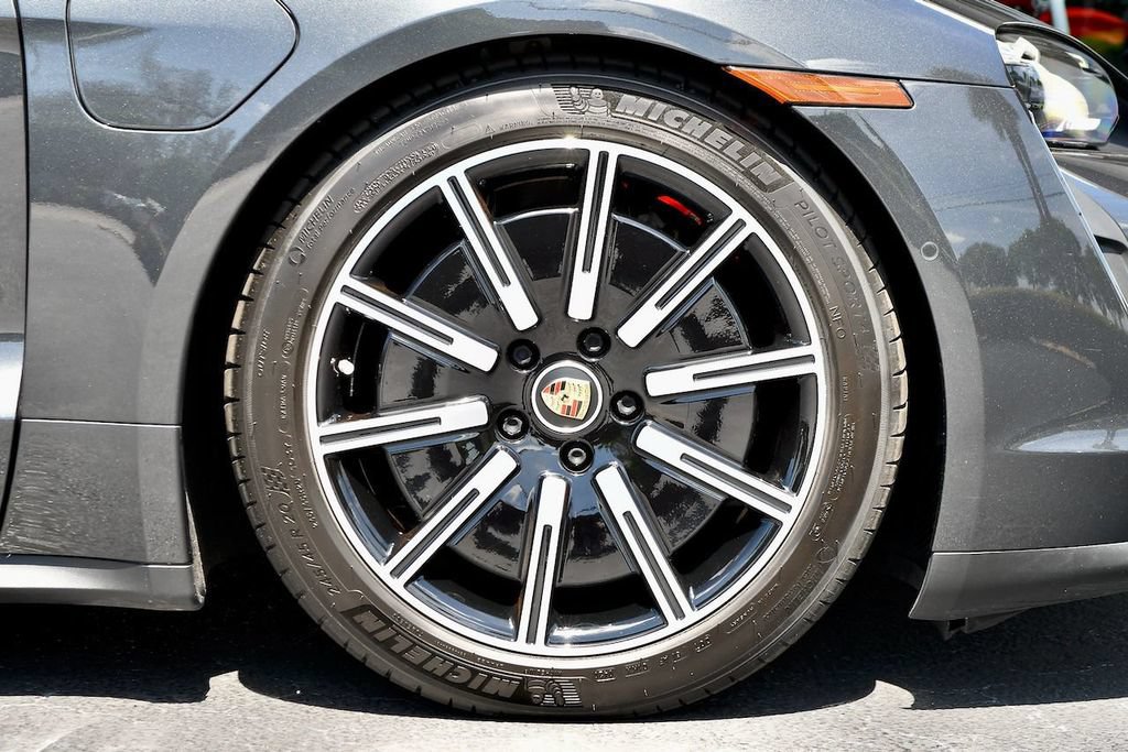Used 2020 Porsche Taycan 4S AWD/4WD image 19