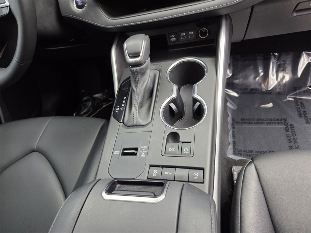 Used 2022 Toyota Highlander XLE image 13