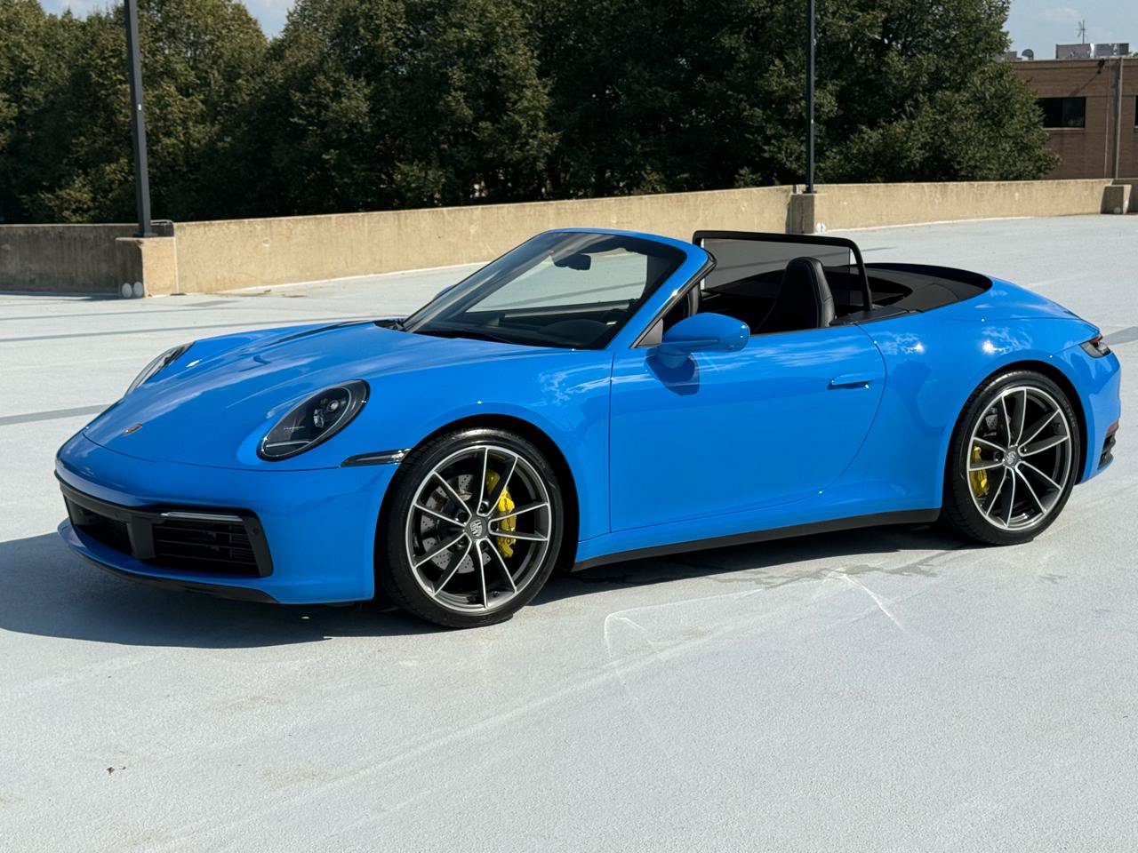 Used 2022 Porsche 911 Carrera w/ Premium Package RWD video 1