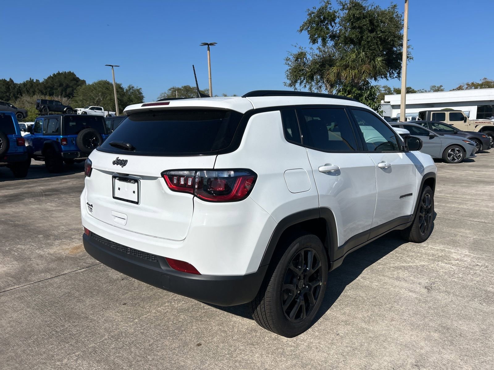 New 2026 Jeep Compass Latitude image 5