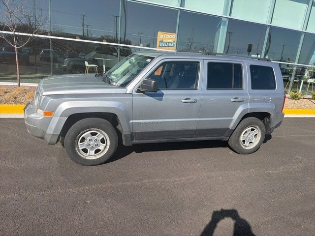 Used 2015 Jeep Patriot Sport w/ Power Value Group AWD/4WD image 3