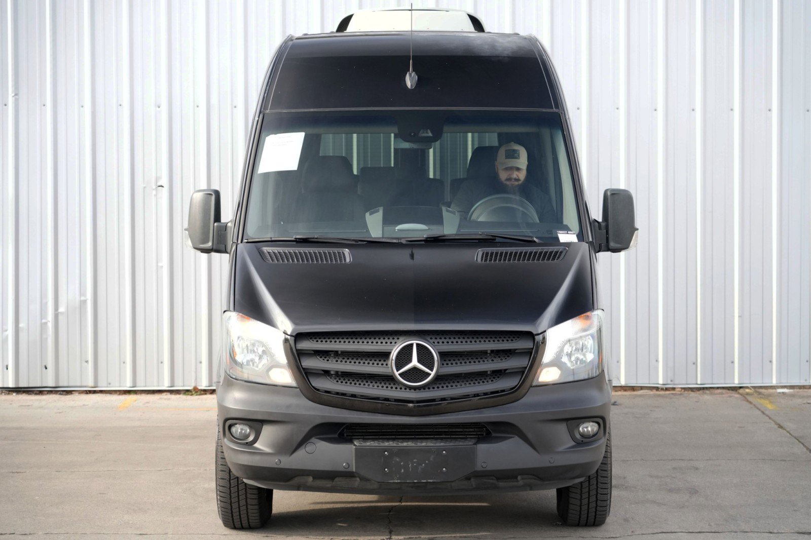 Used 2018 Mercedes-Benz Sprinter 2500 image 35