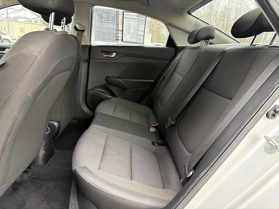 Used 2020 Hyundai Accent SE image 12