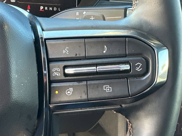 Used 2025 GMC Acadia AT4 w/ Luxury Package image 33