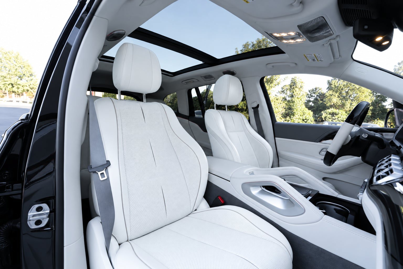 Used 2022 Mercedes-Benz Maybach GLS 600 4MATIC image 26