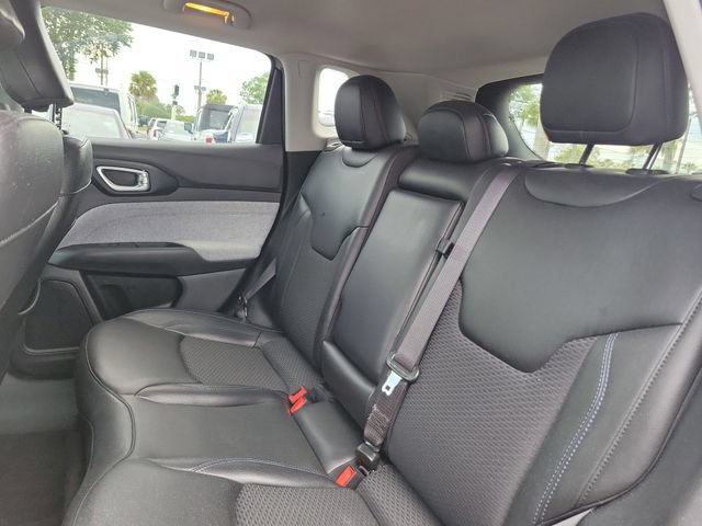 Used 2022 Jeep Compass Latitude FWD image 12