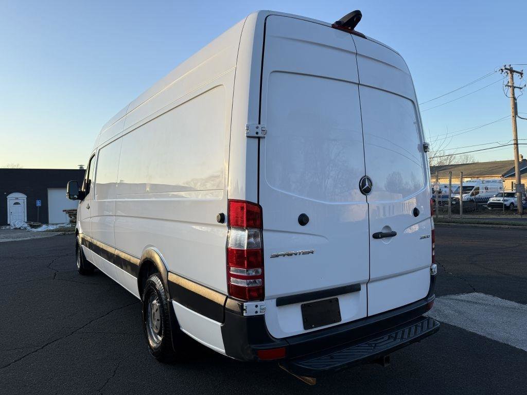 Used 2018 Mercedes-Benz Sprinter 2500 image 11