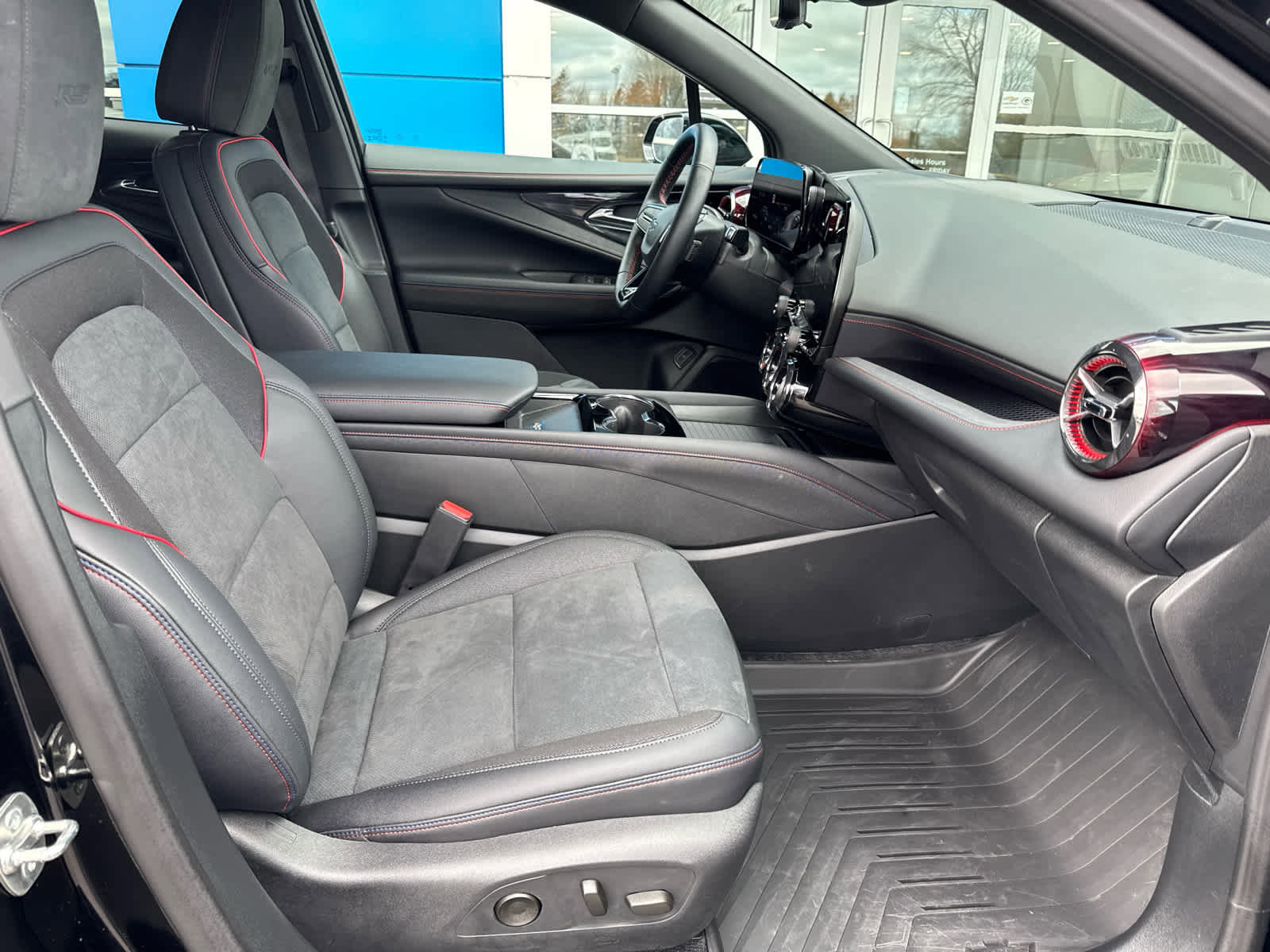 Used 2024 Chevrolet Blazer EV RS image 4