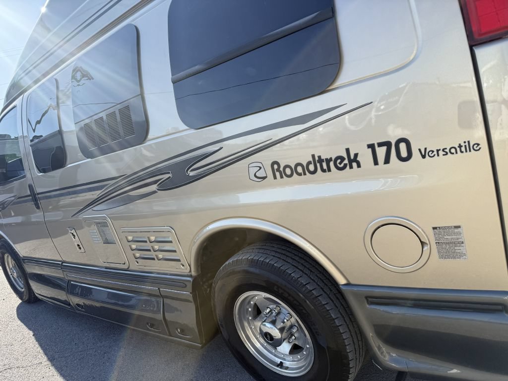 Used 2011 Chevrolet Express 2500 w/ Power Package RWD image 8