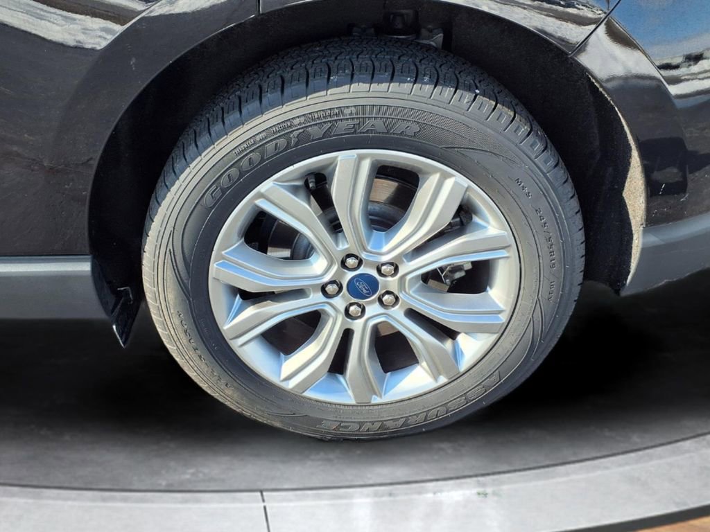 Used 2022 Ford Edge Titanium image 19