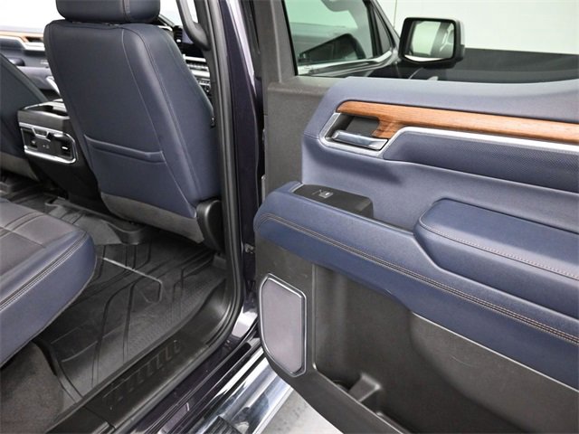 Used 2022 Chevrolet Silverado 1500 High Country w/ High Country Premium Package image 19