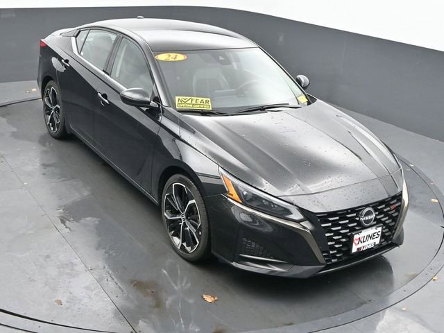 Used 2024 Nissan Altima 2.5 SR image 35