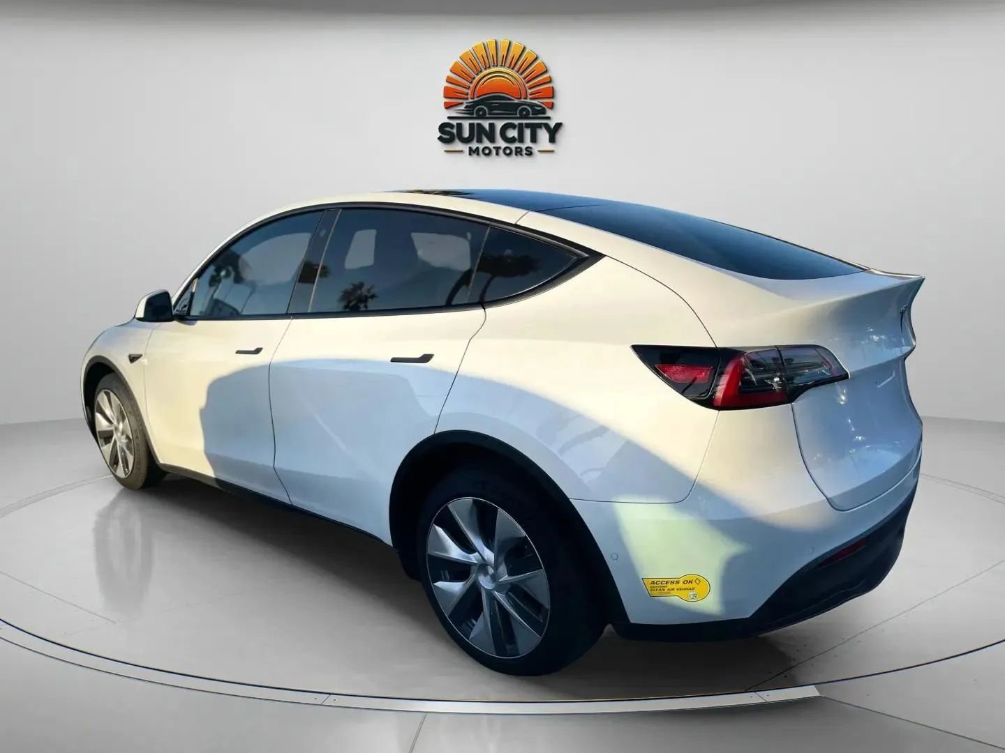 Used 2022 Tesla Model Y Long Range image 6