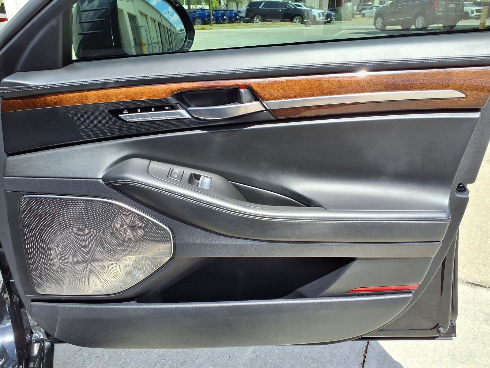 Used 2017 Genesis G90 5.0 Ultimate image 10