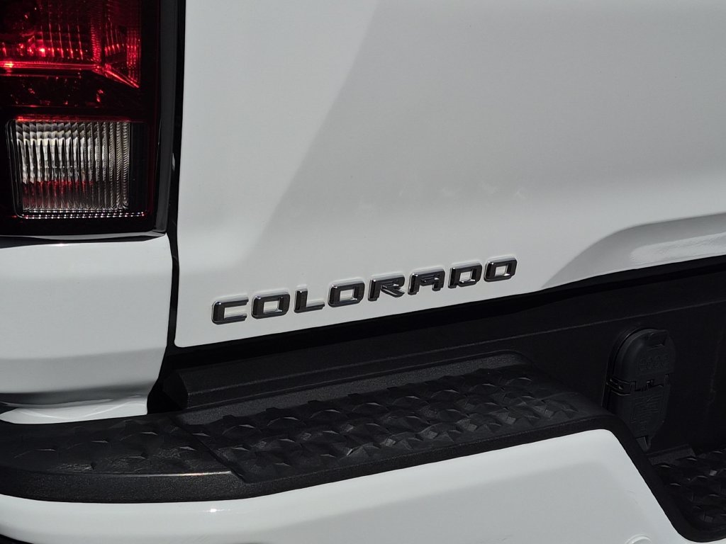 Used 2023 Chevrolet Colorado LT w/ LT Convenience Package II AWD/4WD image 34
