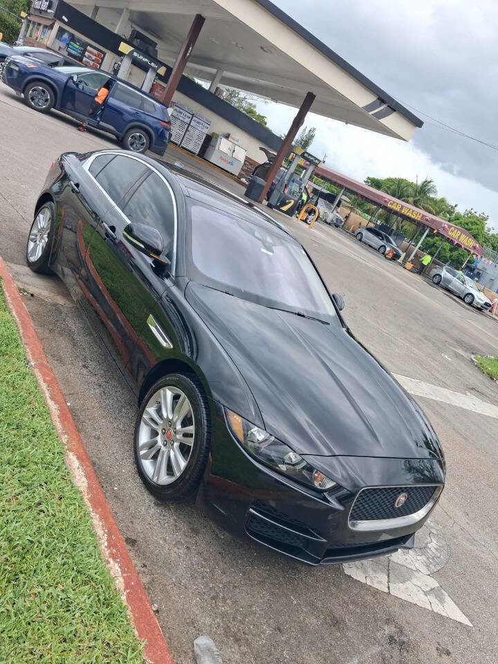 Used 2019 Jaguar XE Premium AWD/4WD image 1